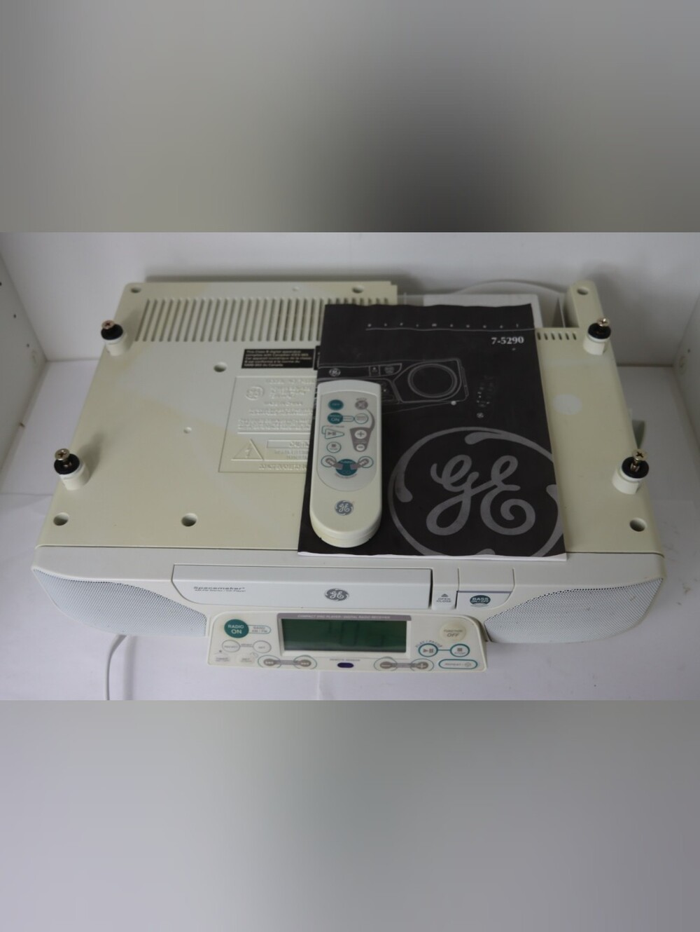 GE Spacemaker AM-FM Stereo/ CD Player Model# 7-5290B